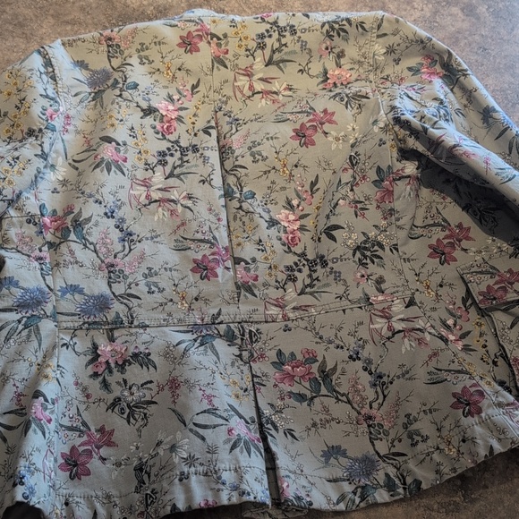 Utility Style Light Jacket - Picture 5 of 7